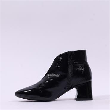 Wonders V Cut Pointed Block Heel Boot - Black Patent